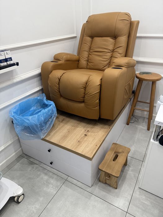 Fotel kosmetyczny do pedicure telewizyjny do karmienia (bez podestu)