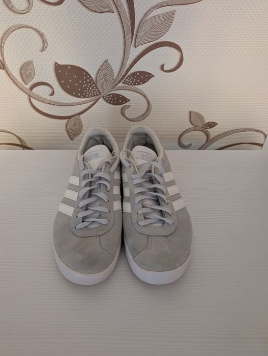 жіночі кеди adidas