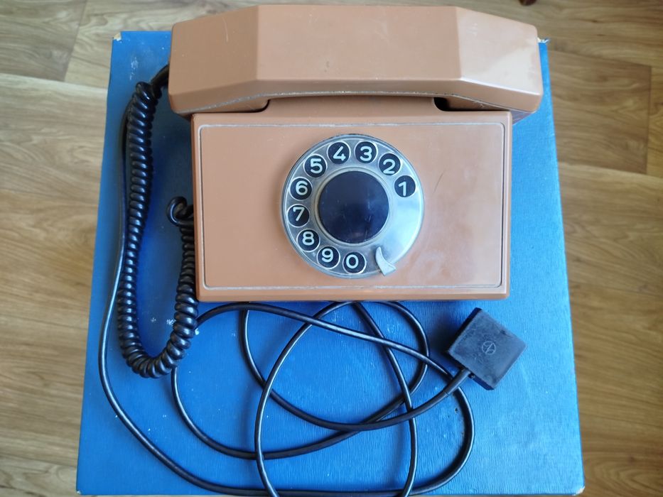 Телефон стационарный с диском  в идеальном состоянии