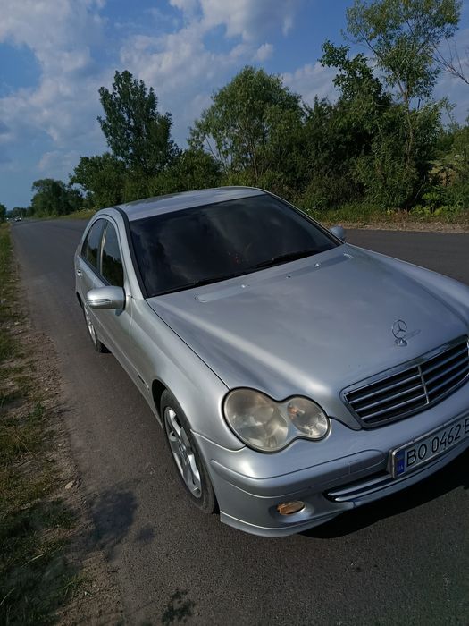 Мерседес w203 2.2 2005 рік