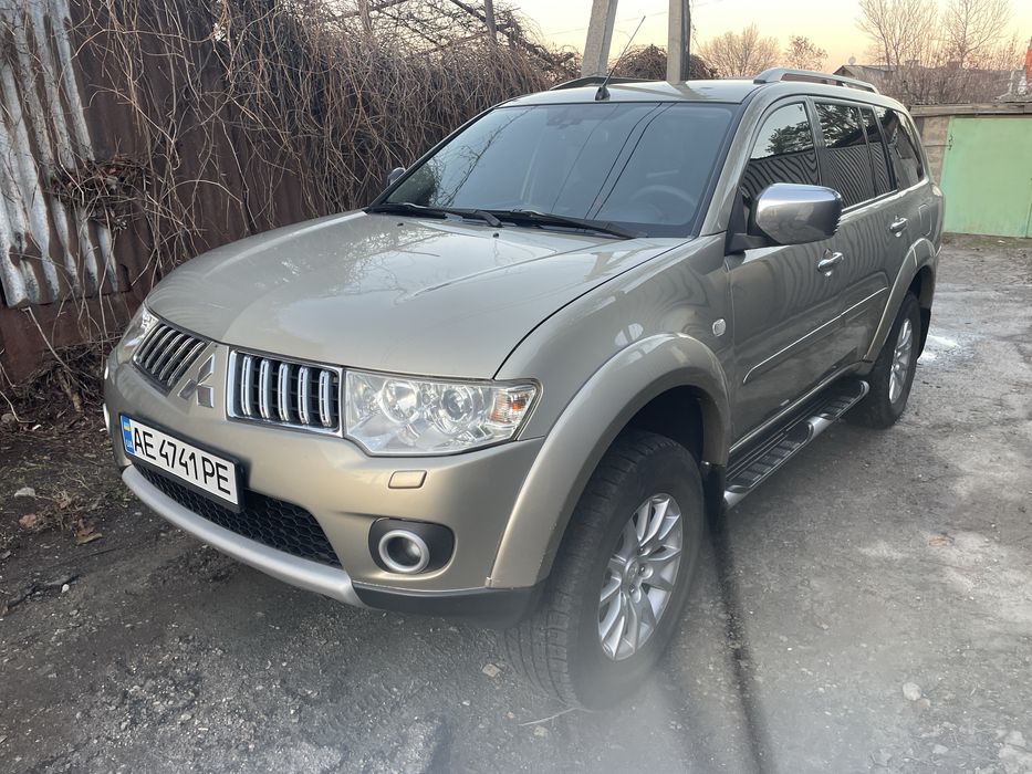 Митсубиси Паджеро спорт