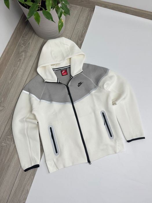 Зіп-Худі Nike Tech Fleece reflective: 1 900 грн. - Худи Ивано