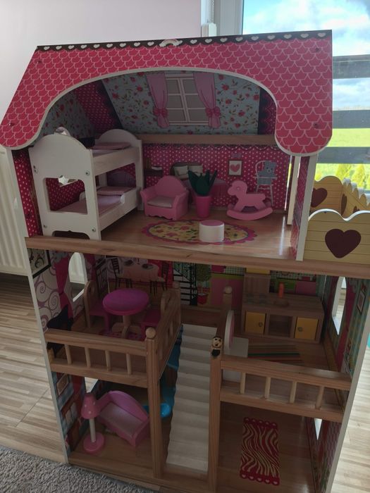 Domek dla lalek drewniany