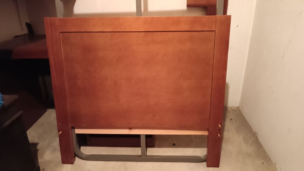 Cama de solteiro de madeira cor cerejeira da Moviflor