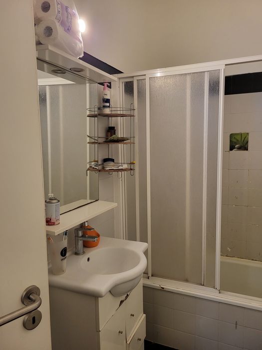 Alugo quartos em S. Sebastião