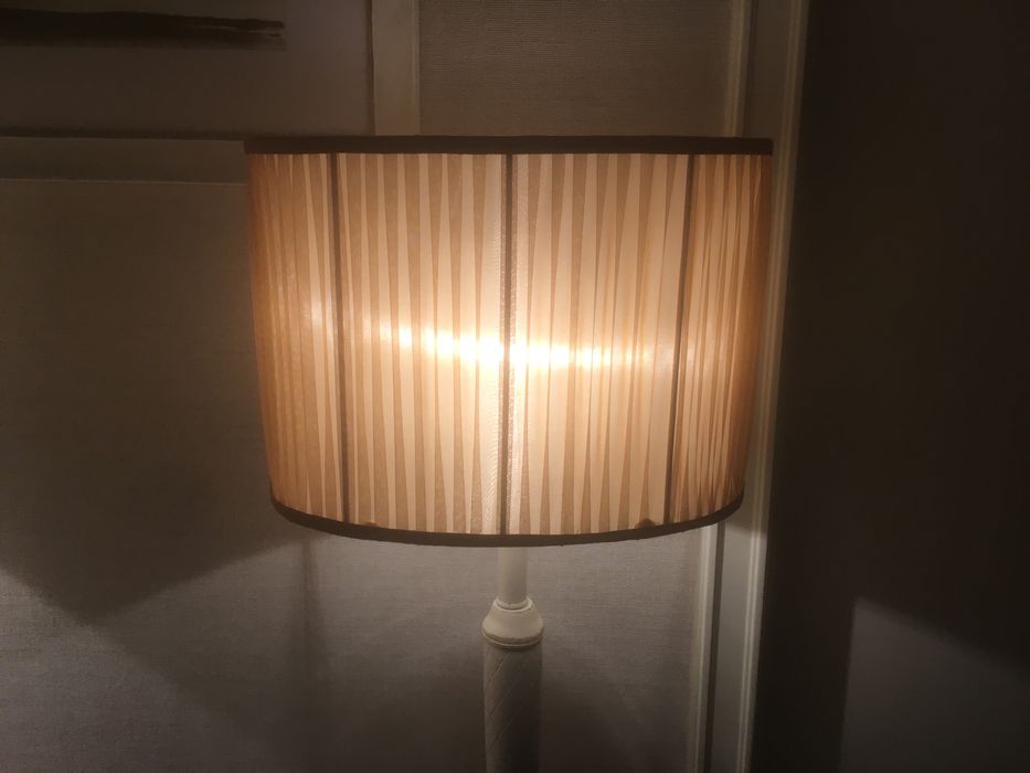 Abajur castanho claro