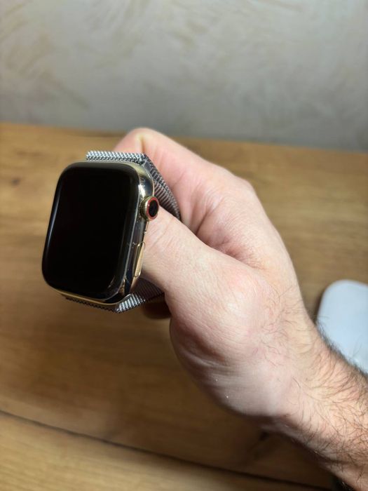 Apple Watch Series 8 45mm Gold Stainless Steel Case в гарному стані
