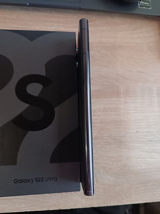 Смартфон Samsung Galaxy S22 Ultra 8/128