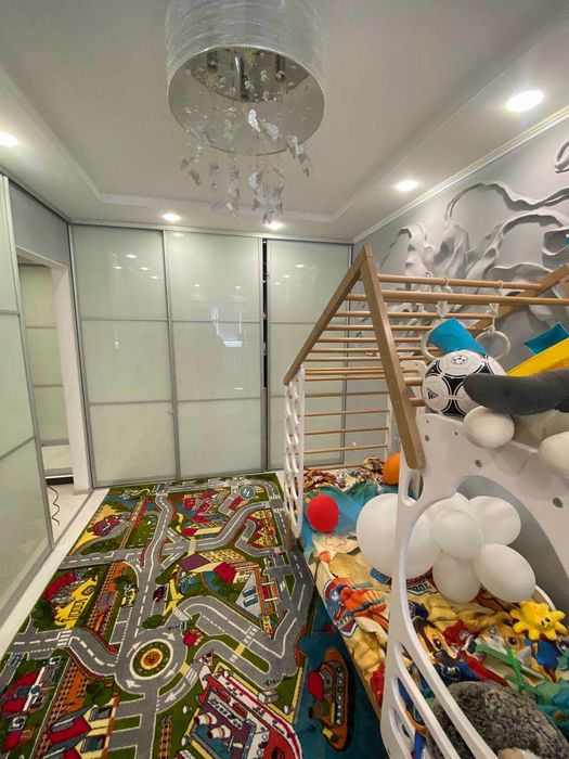 Двокімнатна квартира з автономним опаленням та сучасним ремонтом