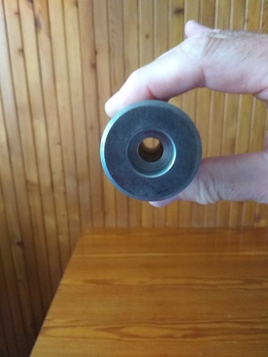 Tuleja metalowa - owalna