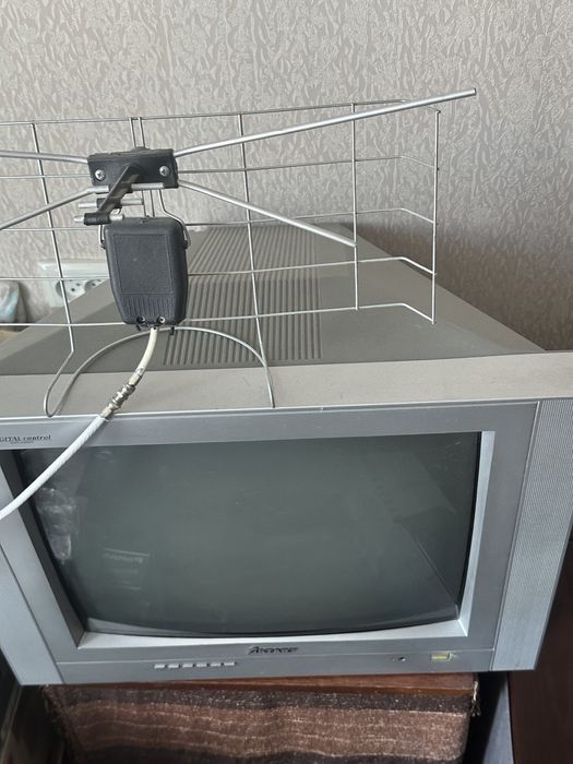 Телевізор Start (робочий) разом з антеною