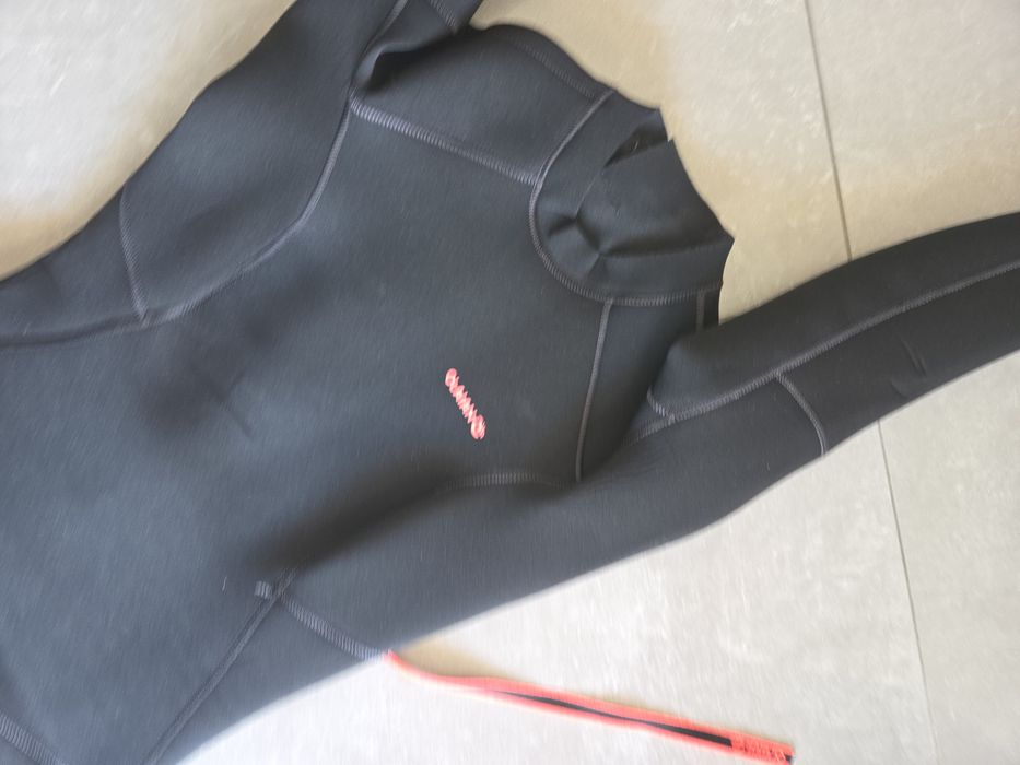 Fato de Surf Olaian 4/3mm (M/F) – Como Novo!