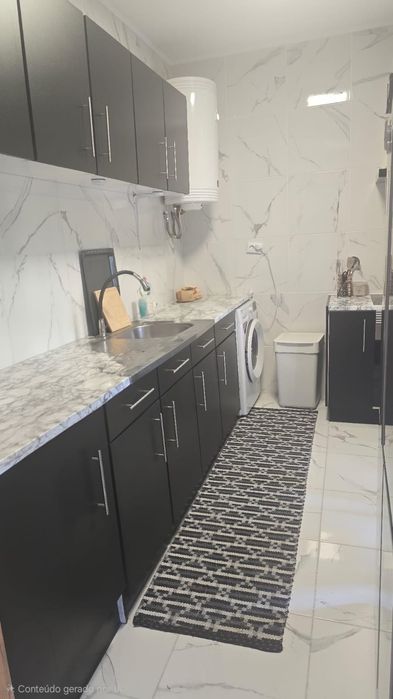 T2 Luminoso com Terraço de 30m² – Renovado, Junto à Circunvalação (Cruzamento Padrão da Légua)