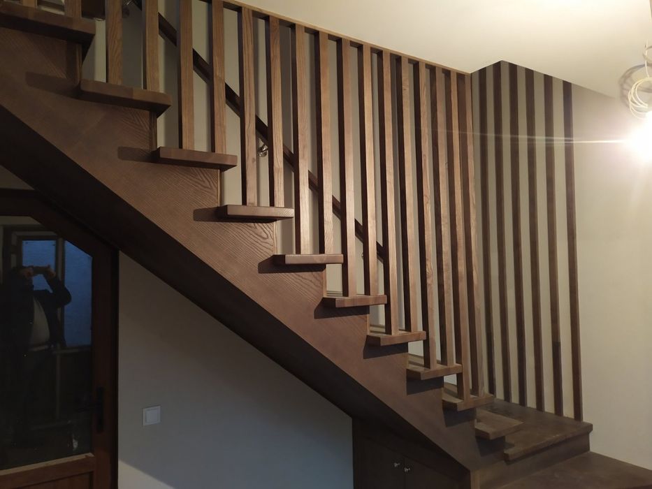 Сходи з дерева. Сходи дерев'яні  10000