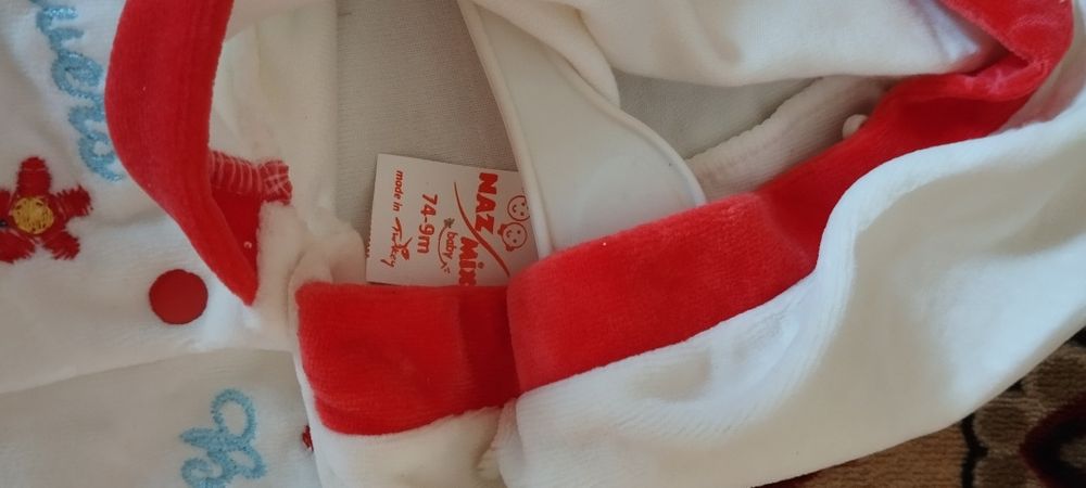 Теплий костюмчик для дівчинки.