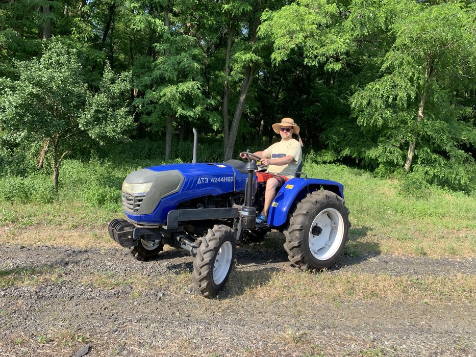 Трактор ДТЗ 4244 НЕХ + причіп 2т + підйомник + косарка + плуг
