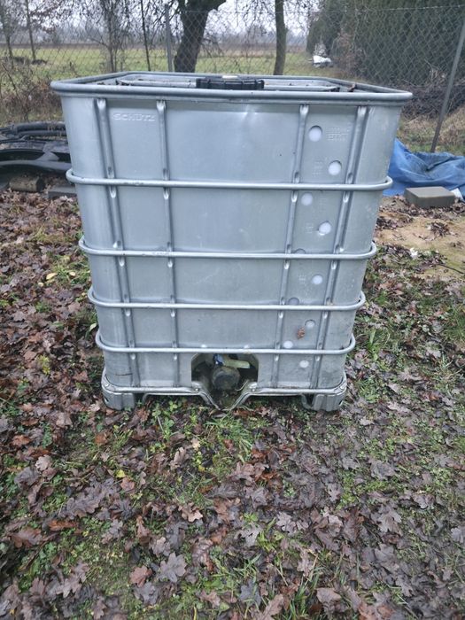 Mauser 1000 litrów na wodę lub inne plyny . Mauser