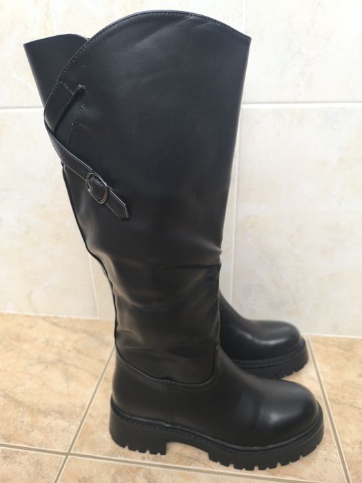 Botas Pretas Novas 38