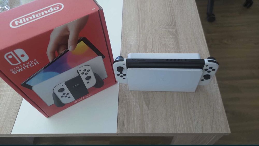 Nintendo Switch OLED Branca (Impecável) + Bolsa + 2 Jogos Físicos