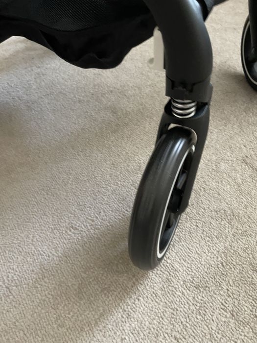 Нова прогулянкова каляска Cybex beezy