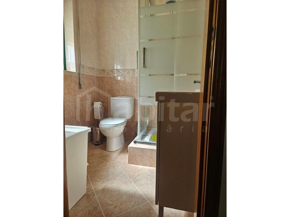 Apartamento T3 com 147 m², varandas, estacionamento e arrecadação