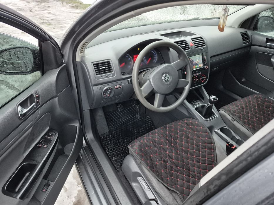 В продаже гольф пятый