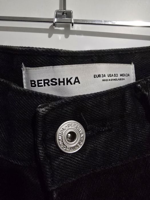 Piękne czarne jeansy BERSHKA  34 jak Nowe