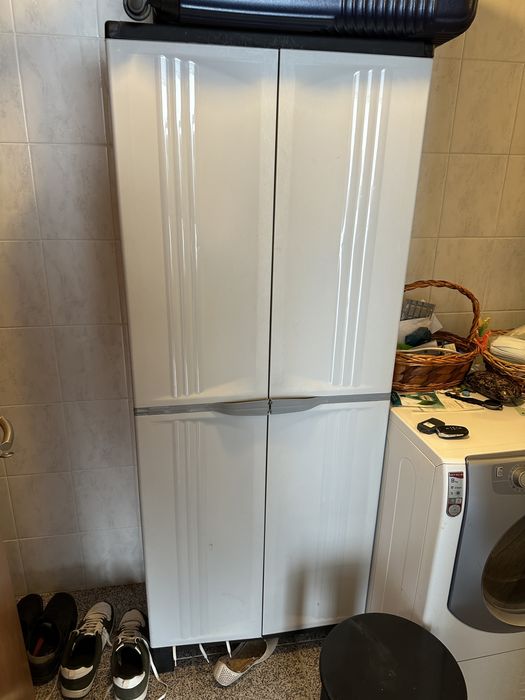 Armário para arrumos dispensa ou lavandaria