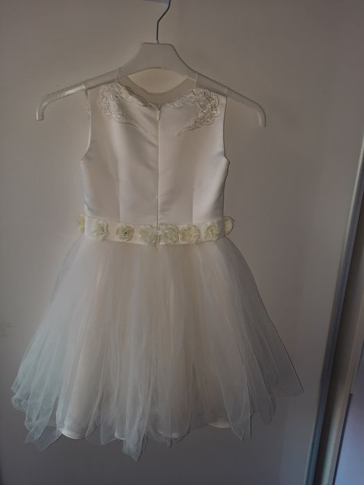 Elegancka sukienka r.116/122 ecru