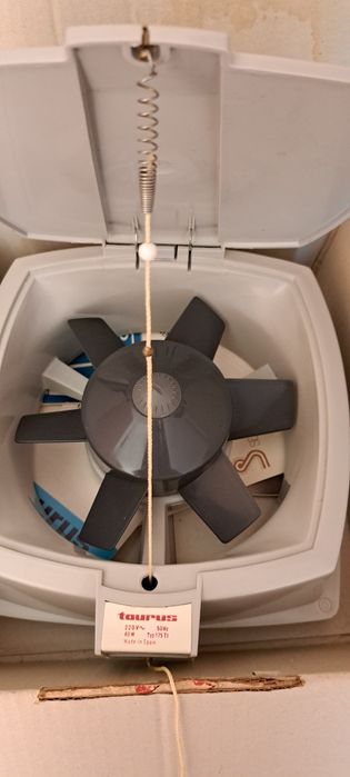 Extrator de ar para parede