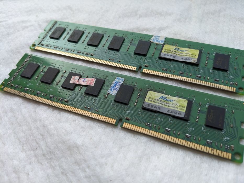 Оперативна пам'ять 4 ГБ DDR3 (2 шт)