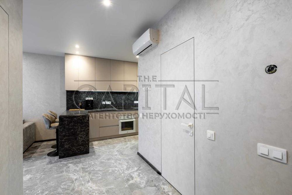 Перша здача Дизайнерська Варшавський + ГЕНЕРАТОР Ретровіль 50м