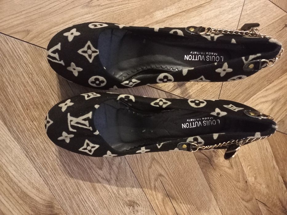 Buty damskie eleganckie półbuty na obcasie 39