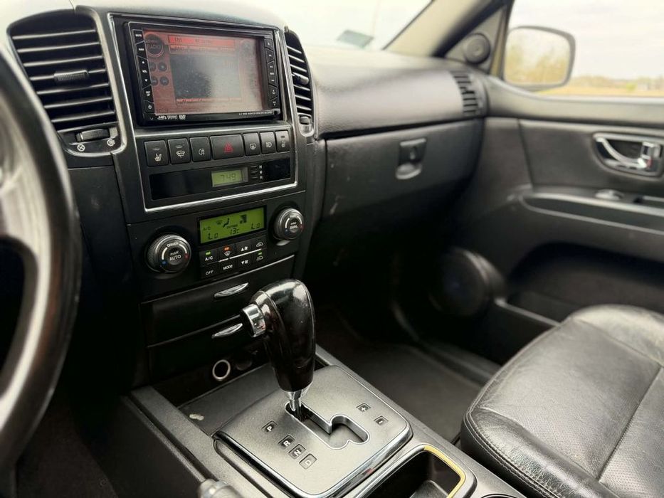 Продам Kia Sorento 2,5 TDI 4X4