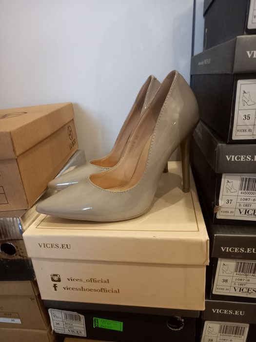 Czułenka lakierowane j. szary r 35