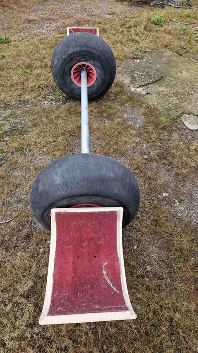 Wózek slipowy typu Eurotrax do katamaranu