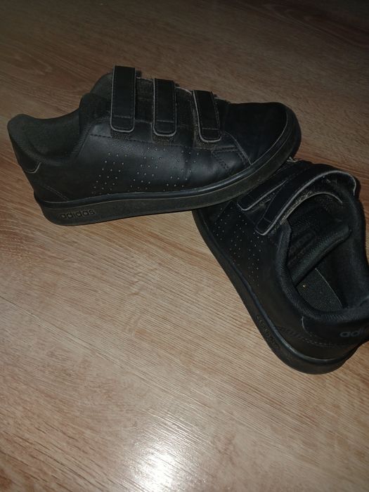 Кросівки дитячі шкіряні adidas оригінал 31 розмір
