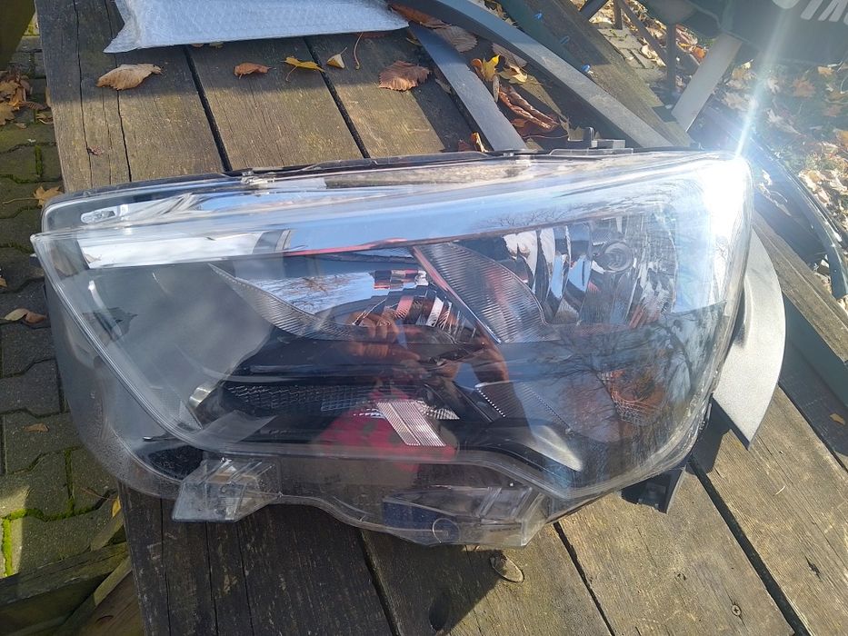 Opel combo E lampa lewa przód 2024r