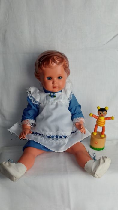 Starą piękna laleczka celuloidowa sygnatura Żółwik. 36 cm.