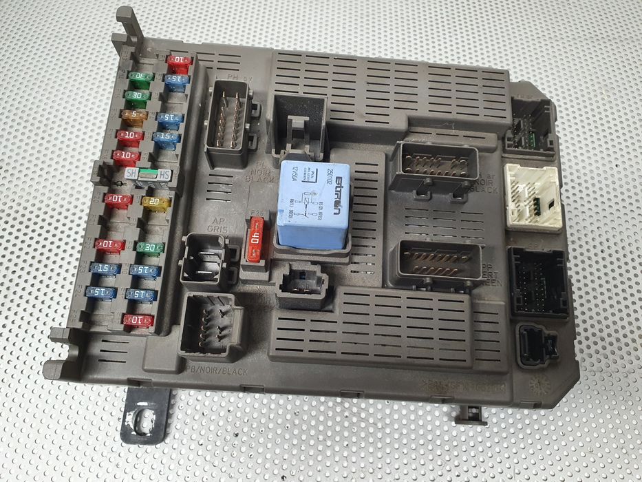 Caixa fusíveis / SAM / BSI CITROËN C5 I (DC_)