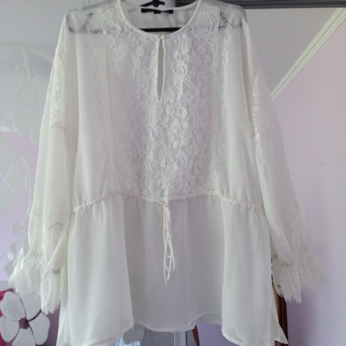 Блуза з мережива великого розміру.