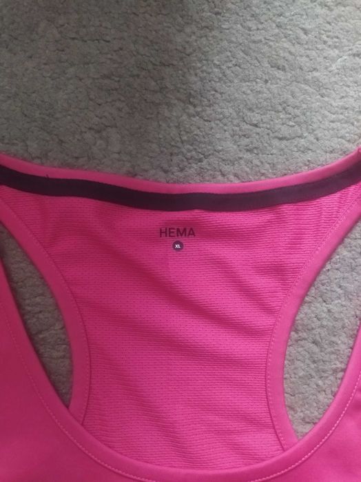 Спортивна жіноча майка