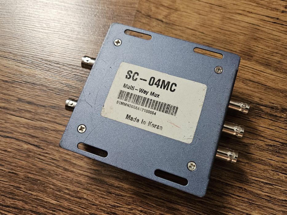 4-kanałowy mini poczwórny multiplekser wideo E-Q404MC, SC-04MC