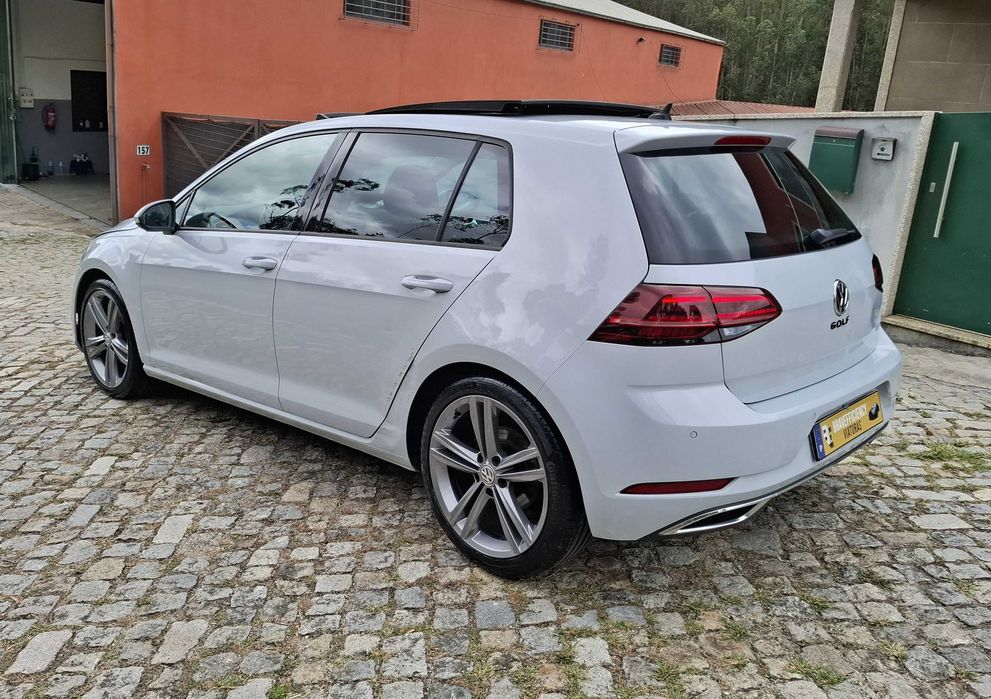 VW Golf 7.5 2.0 TDI Highline (150CV) Apenas 161 Mil Kms Look R-Line de 2017