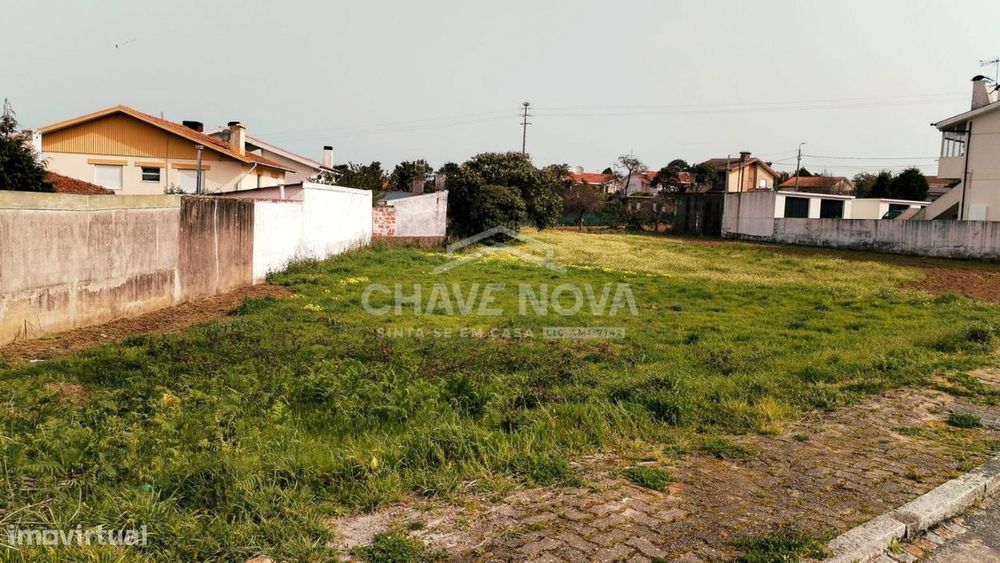 Terreno de 400m2 p/ Construção de Moradia de 2 andares, em Grijó