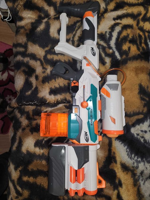Бластер Nerf Modulus Tri-Strike c патронами Zombie Strike