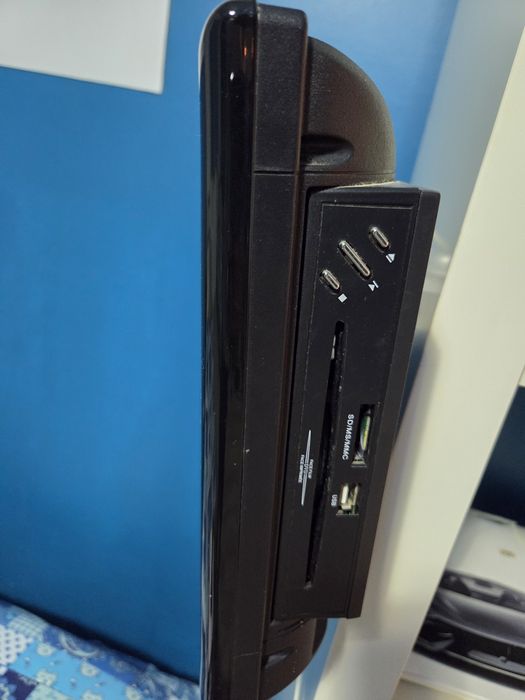 LCD com leitor de DVD