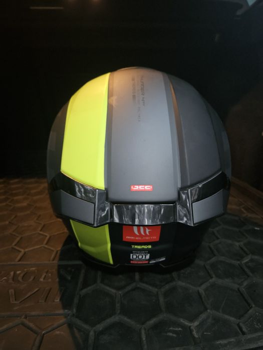 Мотошолом MT Thunder 4 SV Treads D3 Fluor Matt