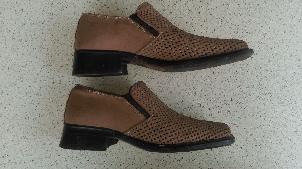 Хорошие испанские кожаные перфорированные мужские туфли.Обмен.