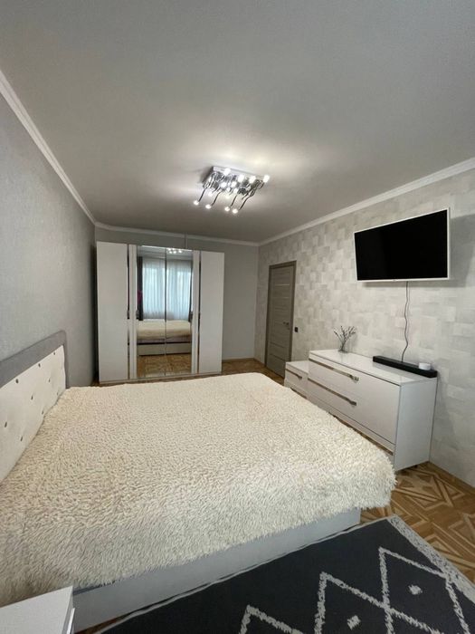 Продам 5 кімнатну квартиру. Район ДНС. Василя  Стуса